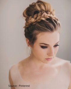 Le bun haut tressé