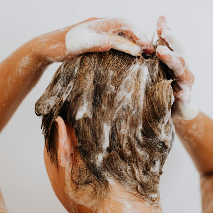 Pourquoi vos cheveux cassent et comment y remédier?